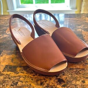Brown Leather Women’s Sandals. NEW